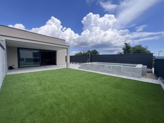 Location Maison  Calle montseny. Casa apareda  en fornells selva