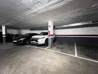 Rent Car parking  Santa eugènia. Plaza garaje a 2 minutos ave girona