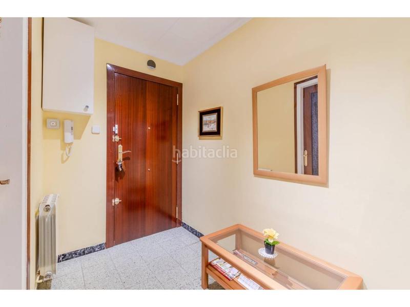 Foto d54649df-7cab-42a4-be34-86d145c87e2e. Piso venta de piso capital can gibert del plà en Girona