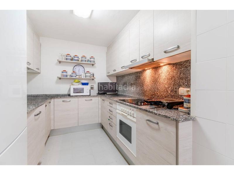 Foto 79b95cd0-bf66-486c-885d-b3188e029580. Àtic amb calefacció aparcament a Centre Salt