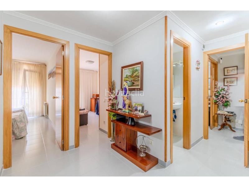 Foto b46e2d20-23cc-46a7-b9d7-aa79880a9692. Àtic amb calefacció aparcament a Centre Salt