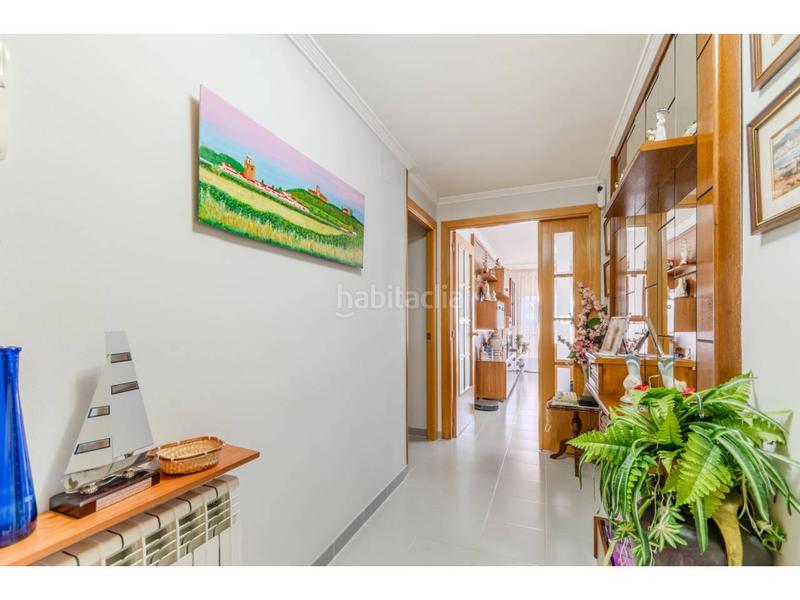 Foto c1c58ebe-0abc-4d70-9275-a81c7cacfa62. Àtic amb calefacció aparcament a Centre Salt