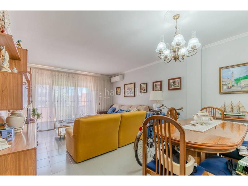 Foto f81b509e-6acc-4bbc-8b98-646c8aab7ebd. Àtic amb calefacció aparcament a Centre Salt