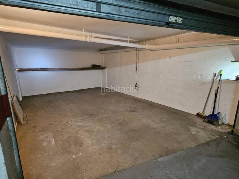 Foto 294e9198-79f4-4aa4-9ad7-ab91bb7d3962. Alquiler parking coche aparcamiento cerrado para 2 coches zona migdiaquimics en Girona