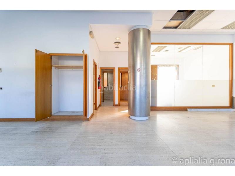 Foto 60fcff43-ff25-4239-8306-0eff95e7cb17. Local comercial a Eixample Sud-Migdia Girona