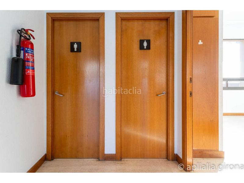 Foto 7282a158-4b94-4b07-ab40-bba91d8ad131. Local comercial a Eixample Sud-Migdia Girona