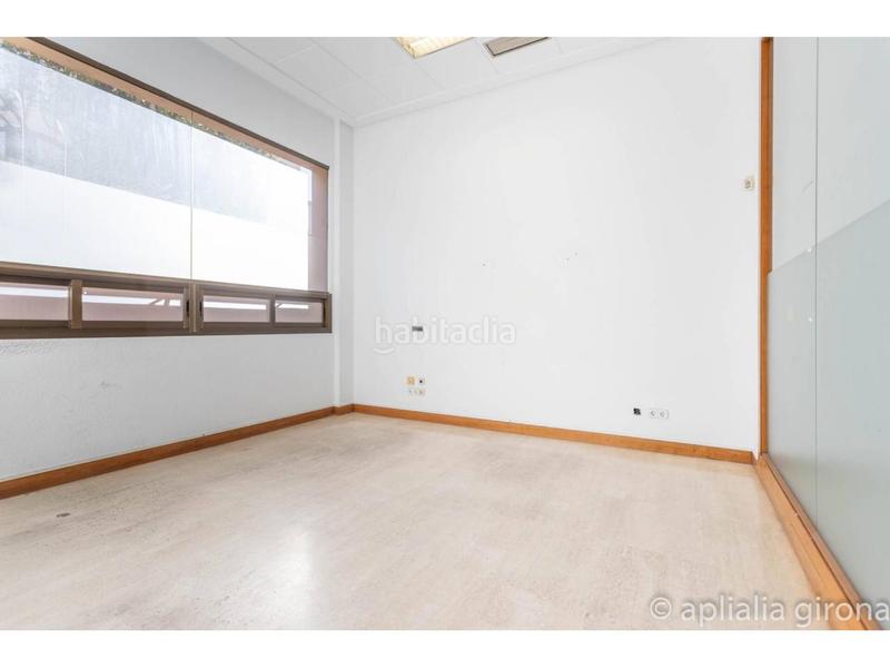 Foto 858d0fe3-896b-4d77-9a81-da74feb00a6a. Local comercial a Eixample Sud-Migdia Girona