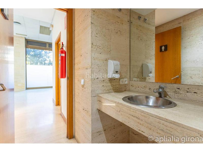 Foto cbdfa487-57ae-46df-a747-b10758676d25. Local comercial a Eixample Sud-Migdia Girona