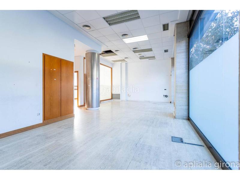 Foto cedfe9a1-db83-415e-a7b3-763d2cb4529a. Local comercial a Eixample Sud-Migdia Girona