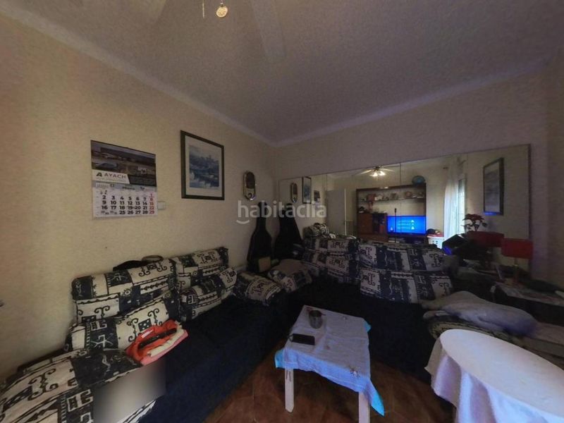 Foto bcf39346-2422-4f20-b335-8df602e9fb29. Casa amb aparcament a Eixample Sud-Migdia Girona