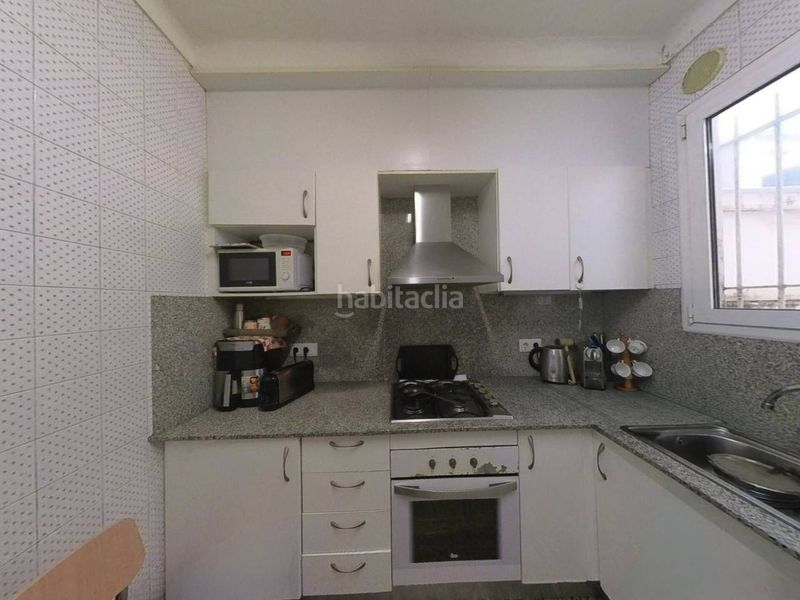 Foto f3db9232-499b-46f2-a63d-24c5f2999ac7. Casa amb aparcament a Eixample Sud-Migdia Girona