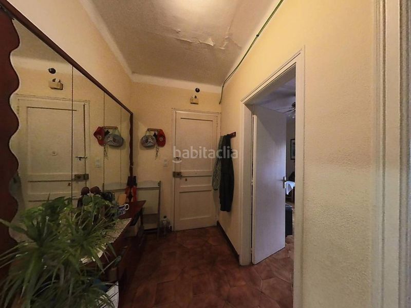 Foto f62cad35-1080-4e56-8c14-487e0e16f98a. Casa amb aparcament a Eixample Sud-Migdia Girona