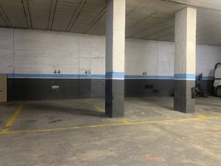 Affitto Posto auto in Sant Narcis. Parking moto en alquiler a sant narcís