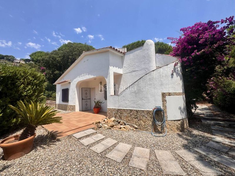 Foto 16517a35-8fda-4061-8458-cf67e18ab854. Casa amb calefacció aparcament a Canyelles Lloret de Mar