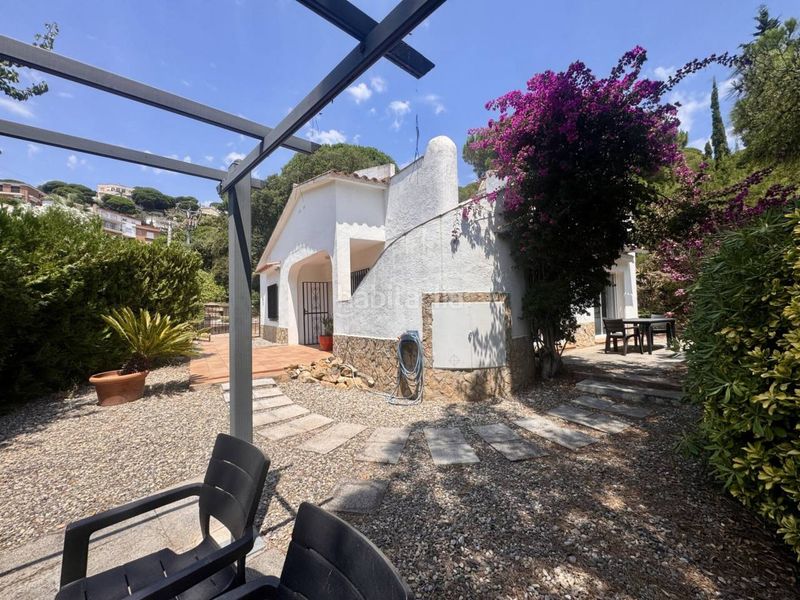 Foto e9ad54bd-078d-4ea9-8a54-e644dc12a81e. Casa amb calefacció aparcament a Canyelles Lloret de Mar