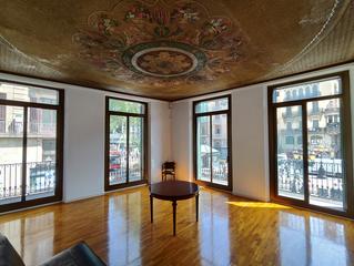 Miete Büro in La rambla 73. Piso ideal para showroom / pis ideal per a showroom