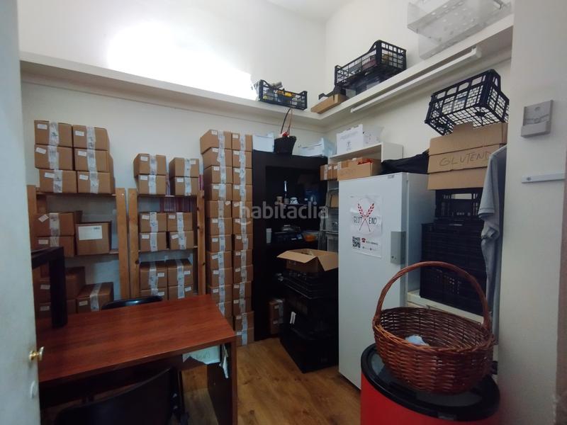 Foto 92d95ffc-8780-4530-9f3d-32438ee4fd74. Traspàs local comercial a carrer de rocafort 139 a Barcelona