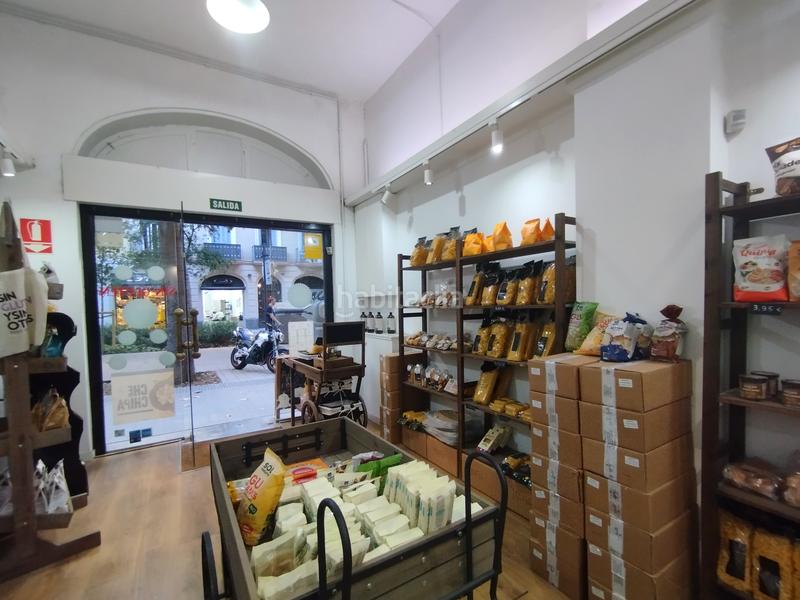 Foto dbe90a1c-6669-4dd3-bdbe-f04f16825ea2. Traspàs local comercial a carrer de rocafort 139 a Barcelona