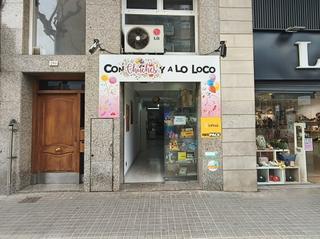 Traspàs Local Comercial a Carrer d'enric prat de la riba 290. Local con licencia para venta chucherías / local amb llicència p
