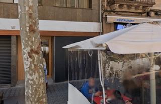 Local commercial à Carrer de villarroel 181. Local recien reformado / local acabat de reformar