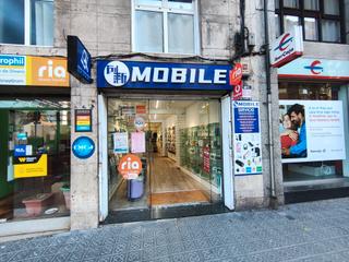 Traspàs Local Comercial a Travessera de dalt 9. Local con techos altos en buen estado / local amb sostres alts a