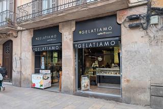 Umzug Geschäftsraum in Carrer de la canuda 17. Local reformado y en perfecto estado / local reformat i en perfe