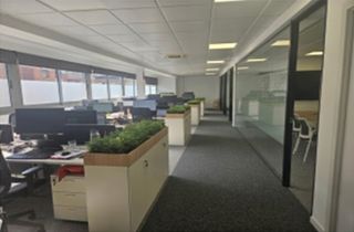 Rent Office space in Carrer de galileu 303. Oficina di�fana / oficina di�fana