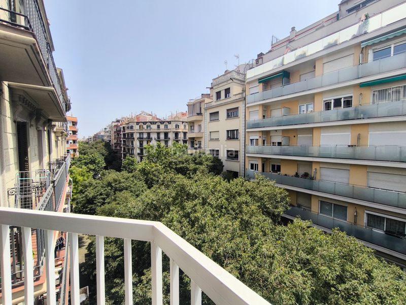 Foto 42b9f7d5-7e44-40ce-99cd-e970a0062e1e. Pis amb aparcament a Sant Antoni Barcelona