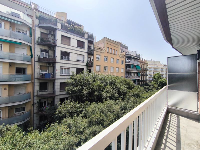 Foto abd287f7-8fee-496e-b37b-3dc9ff5f6ef2. Pis amb aparcament a Sant Antoni Barcelona