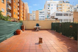 Flat  Carrer de c�rsega. Piso con amplia terraza sobre pati d'illa