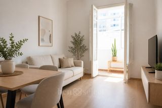 Flat  Carrer de la ind�stria. Elegante principal en finca regia en sagrada fam�lia