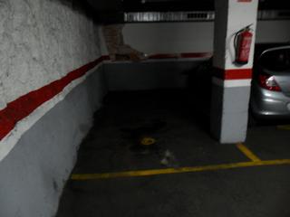 Aparcament cotxe a Carrer de dante alighieri 4. Plaza venta y alquiler en horta para coche mediano de 5,10 x 2,3