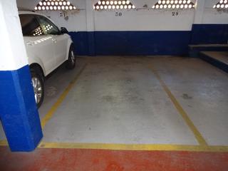 Parking voiture à Passeig maragall 279. Plaza para coche mediano en planta +1
5,50 x 2,12(2,05)
puerta