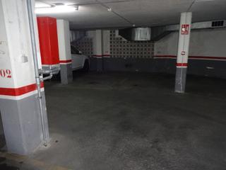 Parking coche en Passeig maragall 264. Vendo una plaza sola o 2 juntas de 4,50 x 2,15 m aprox. en le pº
