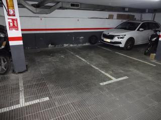 Aparcament cotxe a Carrer de sanpere i miquel 17. Plaza de parking cómoda y fácil para coche mediano.
4,30 x 2,10