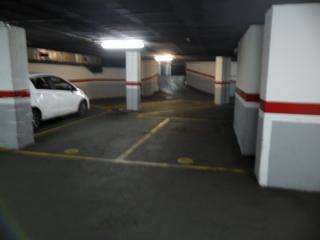 Car parking in Carrer de dante alighieri 2