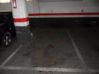 Parking coche en Carrer d' espiell 2. Parking en planta calle, coche pequeño o 2 motos en vilapicina
