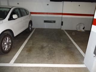 Parking coche en Carrer de l'escultor llimona 26. Plaza coche mediano calle sabastia- calle escultor llimona