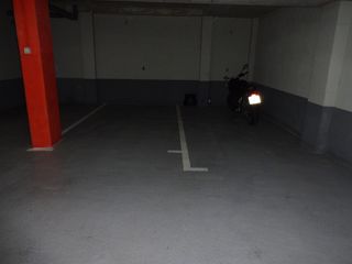 Lloguer Aparcament cotxe a Carrer de can pujolet 15. Parking coche mediano font d'en fargas