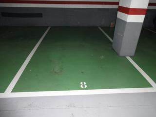 Parking voiture dans Carrer del greco 16. Calle greco parking coche grande y preinstalacin elctricos
