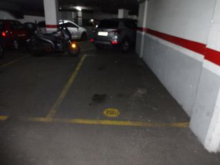 Miete Autoparkplatz in Carrer de dante alighieri 2. Plaza coche pequeño y moto