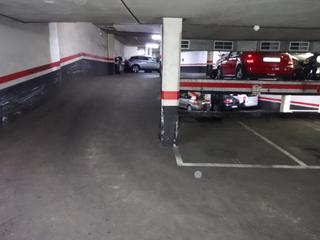 Aparcament cotxe a Passeig de fabra i puig 289. Plaza coche pequeño o 2 motos