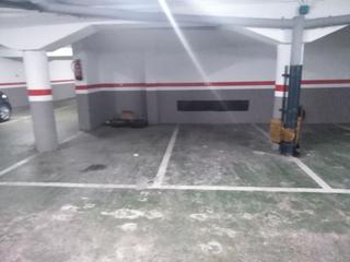 Parking voiture à Carrer de gallecs 32. Coche pequeño plaza en planta calle