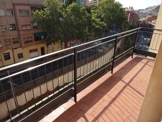 Appartement à Passeig de fabra i puig 351. Piso en horta, 103 m3, 4 habit, balcón, soleado, junto calle taj