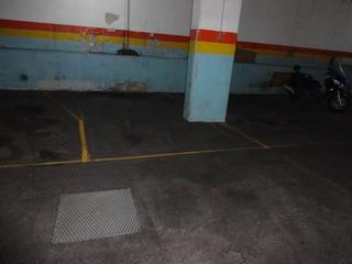 Affitto Posto auto in Carrer de santiago rusiñol 14. Plaza coche mediano junto a correos-pº maragall