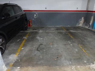 Miete Autoparkplatz in Carrer de montserrat de casanovas 122. Font d'en fargas-a pie de calle-coche mediano