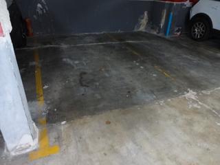 Lloguer Aparcament cotxe  Carrer de montserrat de casanovas 122. Parking a pie de calle coche mediano