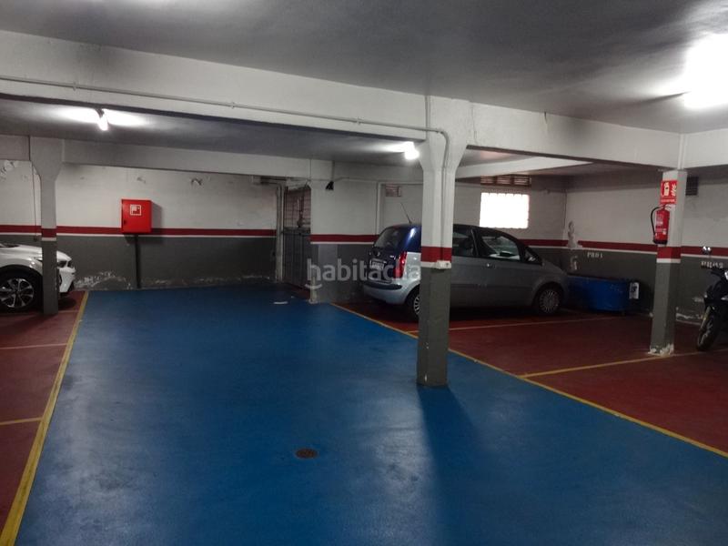 Foto f56eb17f-823a-4a53-9cf7-c888c58a490c. Alquiler parking coche en carrer de salses 114 pk coche y moto en Barcelona