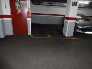 Location Parking voiture à Carrer de dante alighieri 2. Pk coche pequeño calle dante