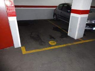 Autoparkplatz in Carrer de Dante Alighieri 2